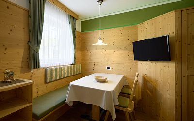 App. 5 - Esszimmer